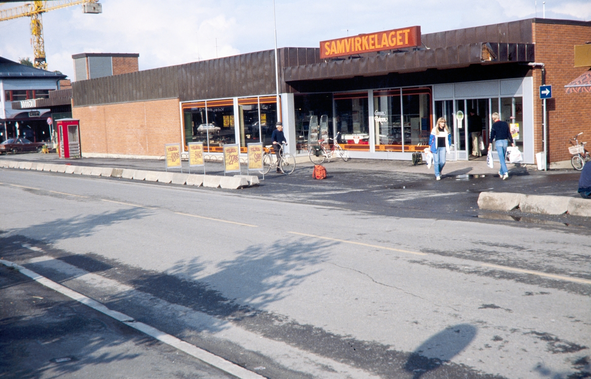 Stange sentrum, Stangebyen. Stange Samvirkelag. Den nye butikken, åpnet 1965. 