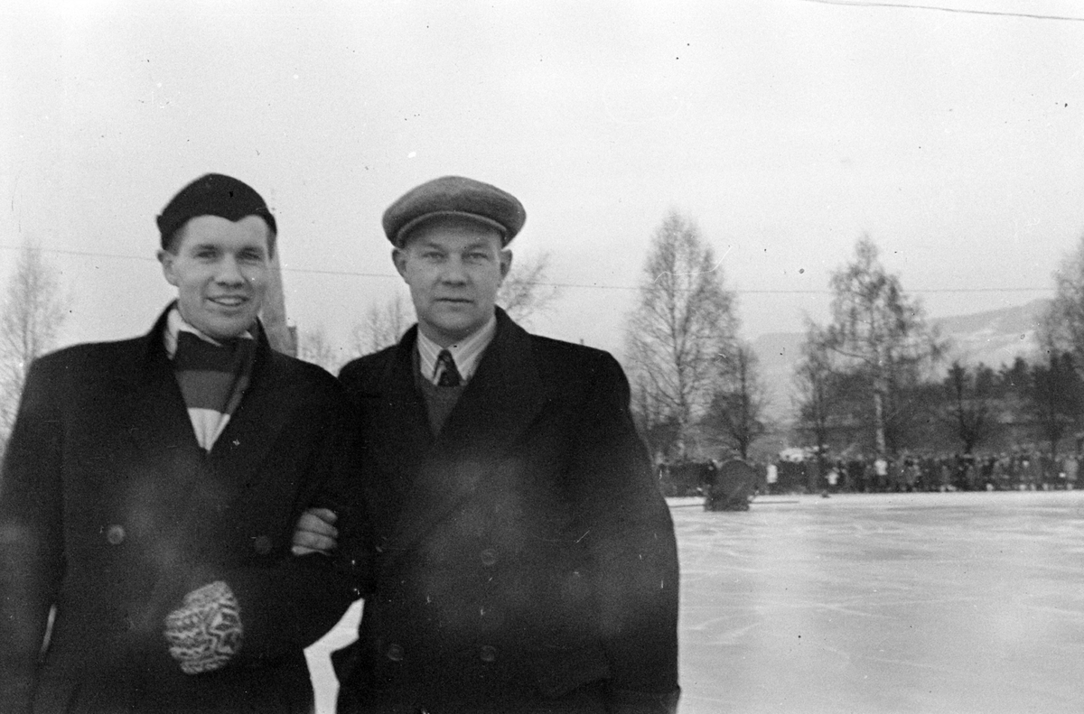 Skøytestevne på Lillehammer Stadion.