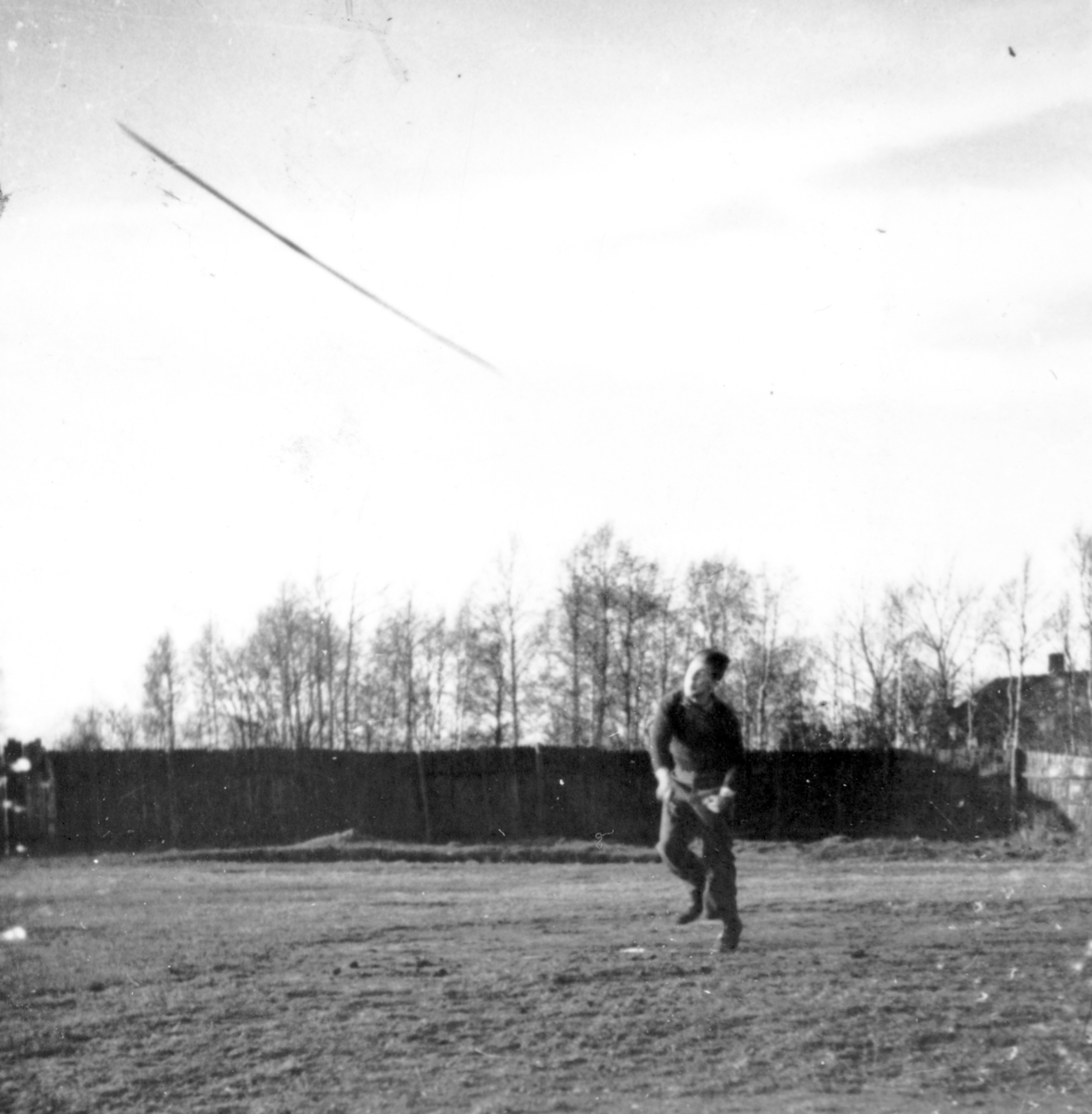AT-tjeneste på Ådalsbruk i Løten, 26. august 1942 til 26. november 1942. Arbeidsdistrikt nr. 1. Arbeidsfylking IV. Sveit nr. 5. Forleggingssted Ådalsbruk. Arbeidstjenesten under 2. verdenskrig. 
Spydkast. 41766 Larsen. 