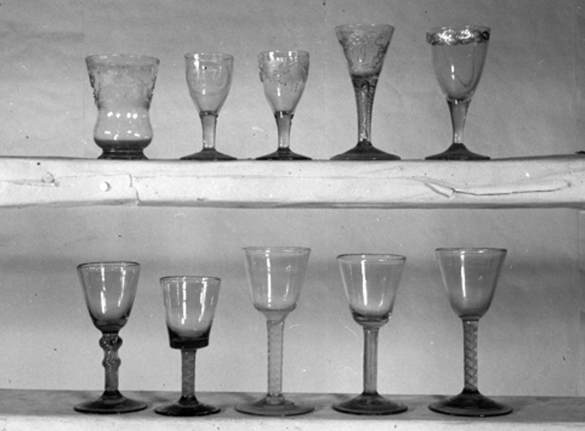 Form: Skivef. fot, glatt stilk
