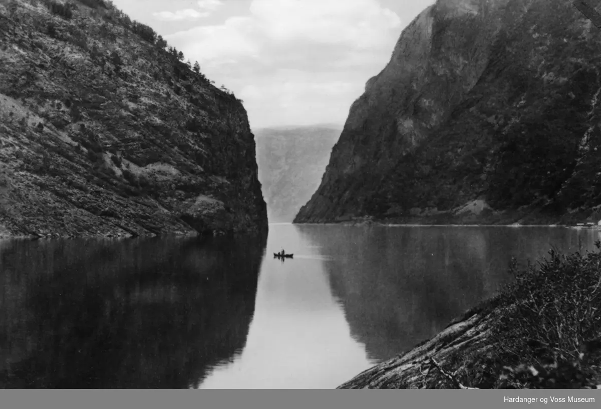 Fjellporten, Nærøyfjorden