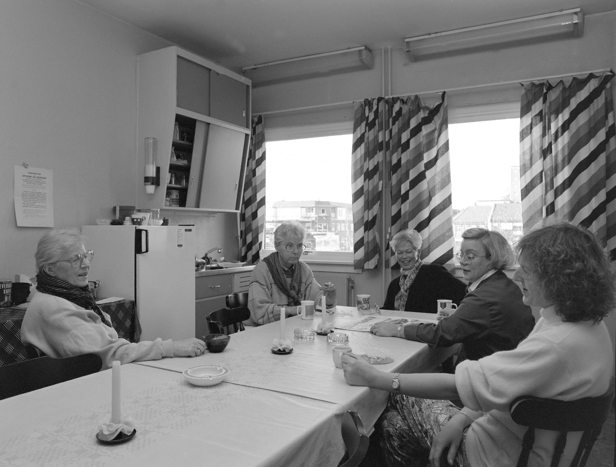 Statsarkivet i Hamar hadde lokaler Strandgata 71. fra 1958 til 1991, i "Casa Blanca" på Stortorget, kantine, spiserom,