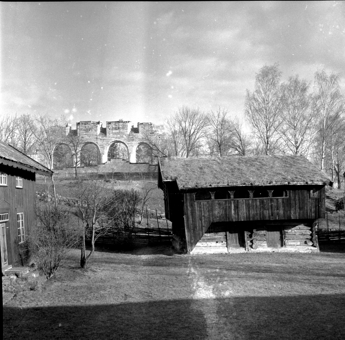 HEDMARKSMUSEET. DOMKIRKERUINEN. Skraastadloftet i forgrunnen. STED: DOMKIRKEODDEN KOMMUNE: HAMAR FOTO: EGIL M. KRISTIANSEN. Skråstadloftet.