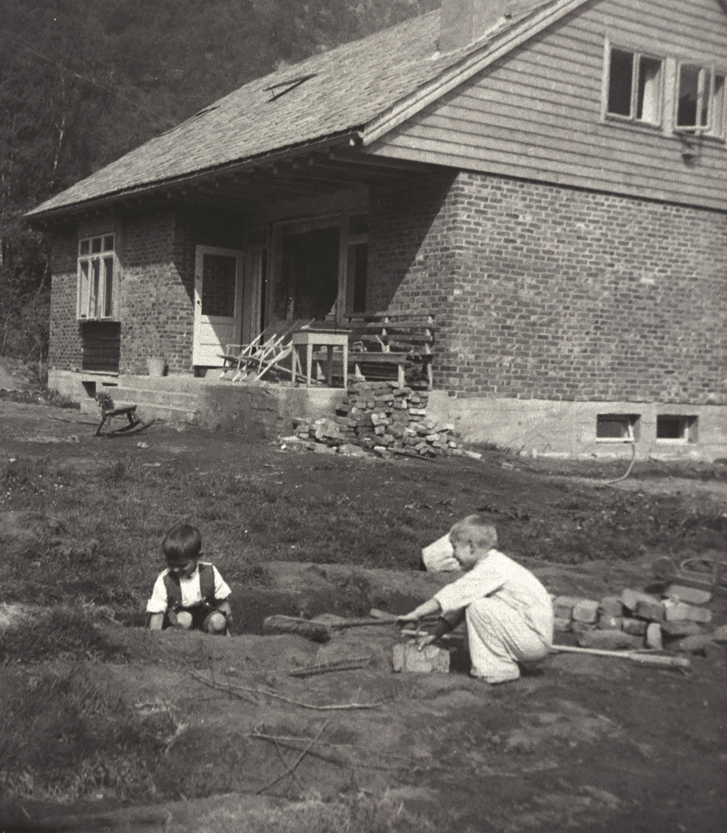 Gruppe, 2, Gunnar Kiberg, Eivind Kiberg, Berjaflotvegen 38, 