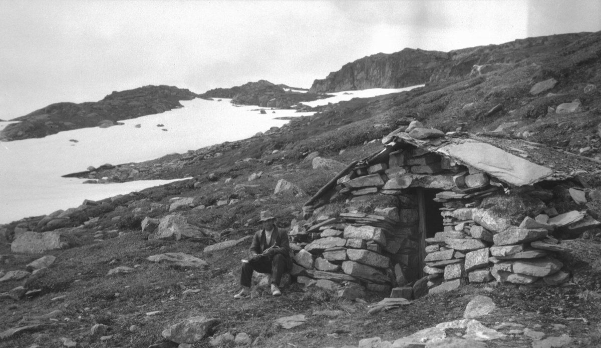 Steinbu ved Håvardsbakkane.