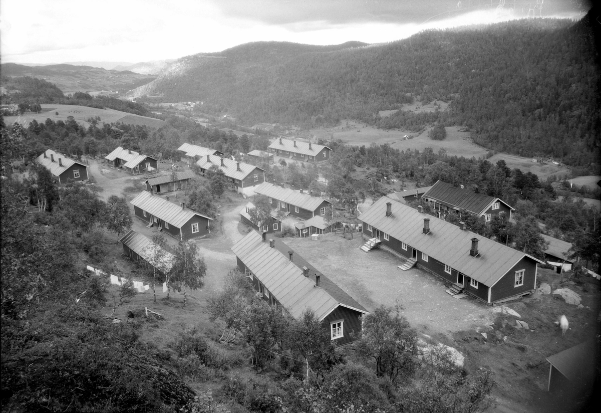 Oversiktsbilde av arbeiderstrøket Brakkan på Løkken Verk.