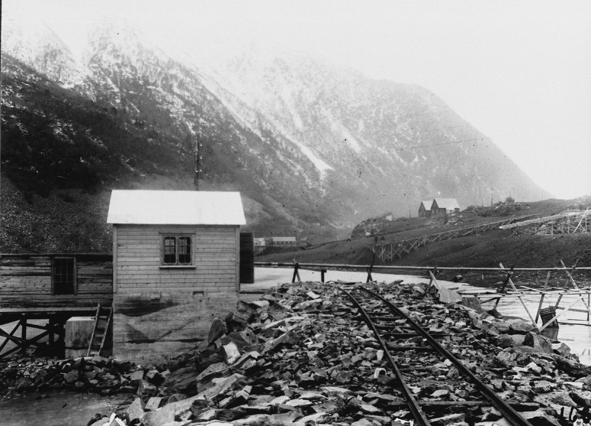 Industriutbygging på Norzink-anlegget.