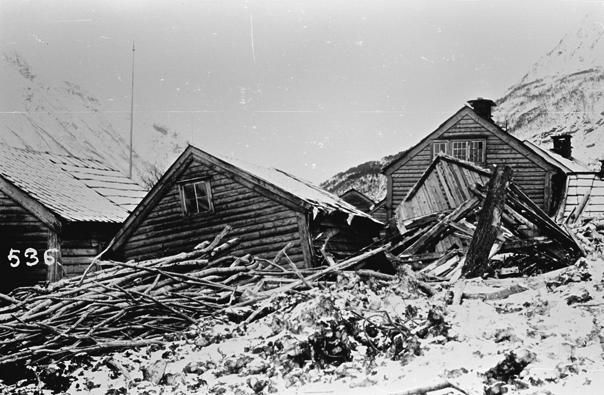  Hus som vart øydelagte etter skredene 7. februar 1928
