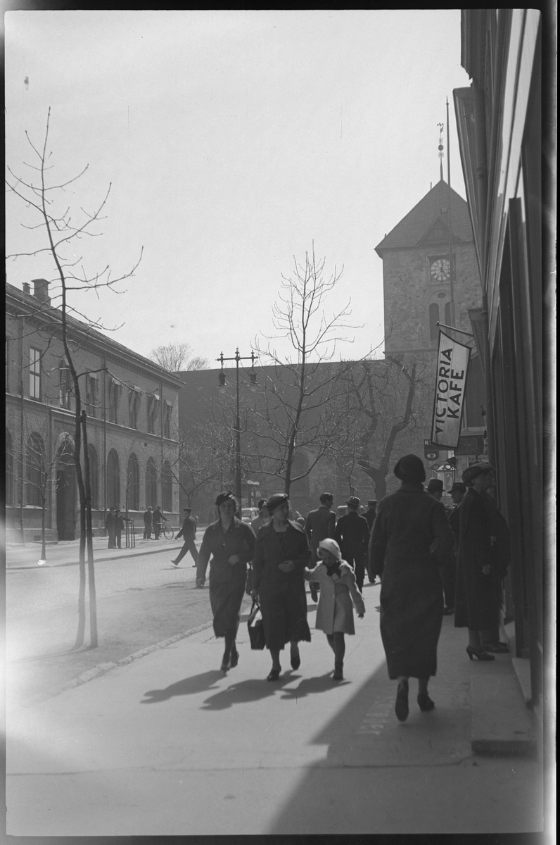 Nordre gate med Telegrafen og Adresseavisen