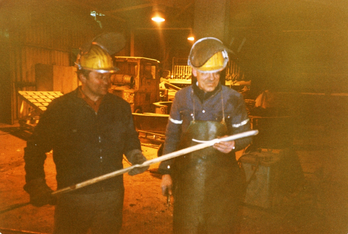 Industriarbeidarar ved Odda smelteverk