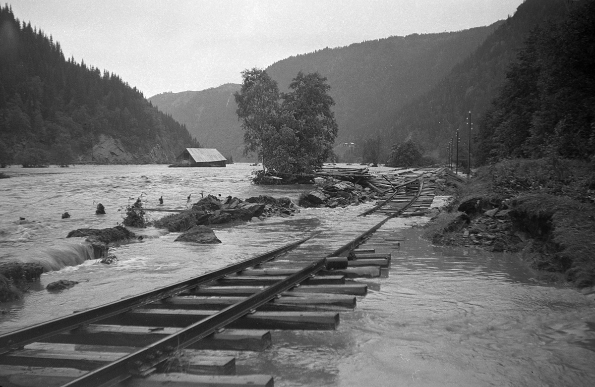 Flomskader på strekningen Støren - Singsås i 1940