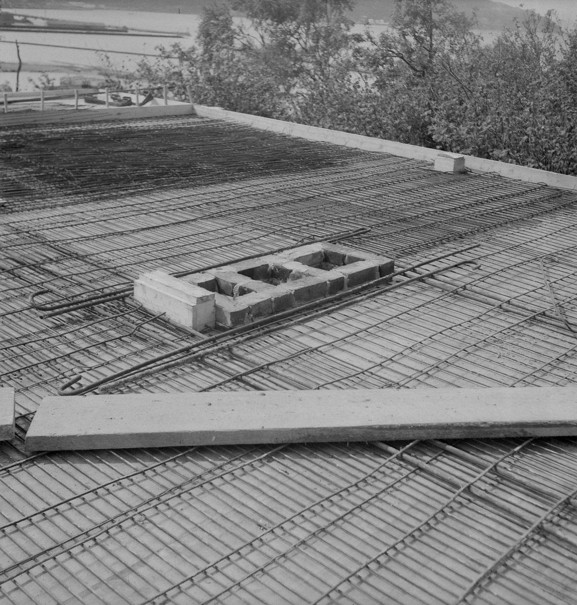 Betonbygg bygger på Ladehammeren