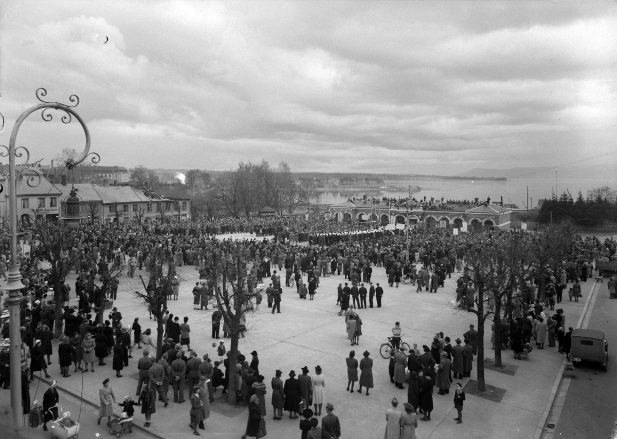 Hamar, Østre Torg, Stortorget, 17. mai 1946,