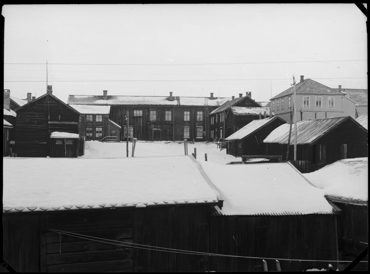 Gårdsrommet i Direktørgården på Røros. Sangerhuset til høyre i bildet.