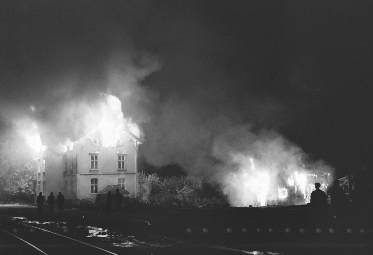 Brann på Lundemo i Moelven. 09. 10-1970