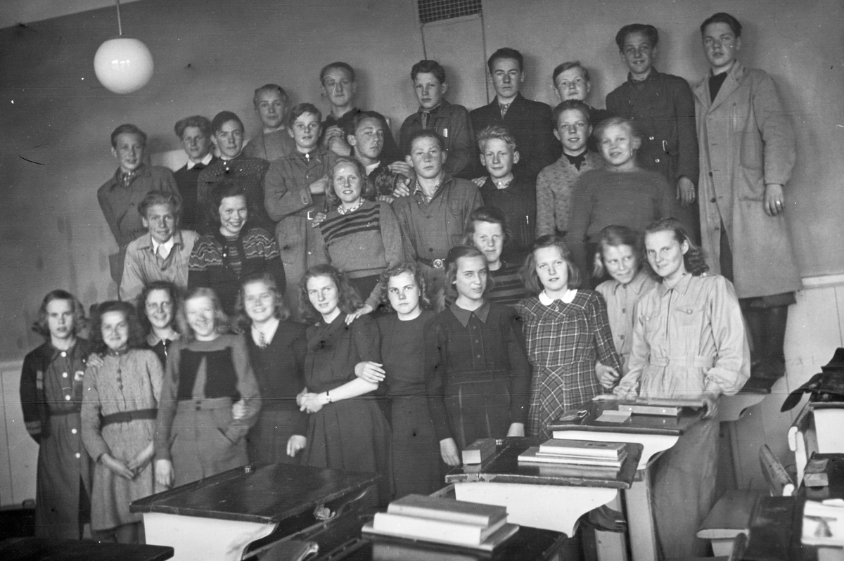 Hamar katedralskole, klasse 1A 03. 05. 1945