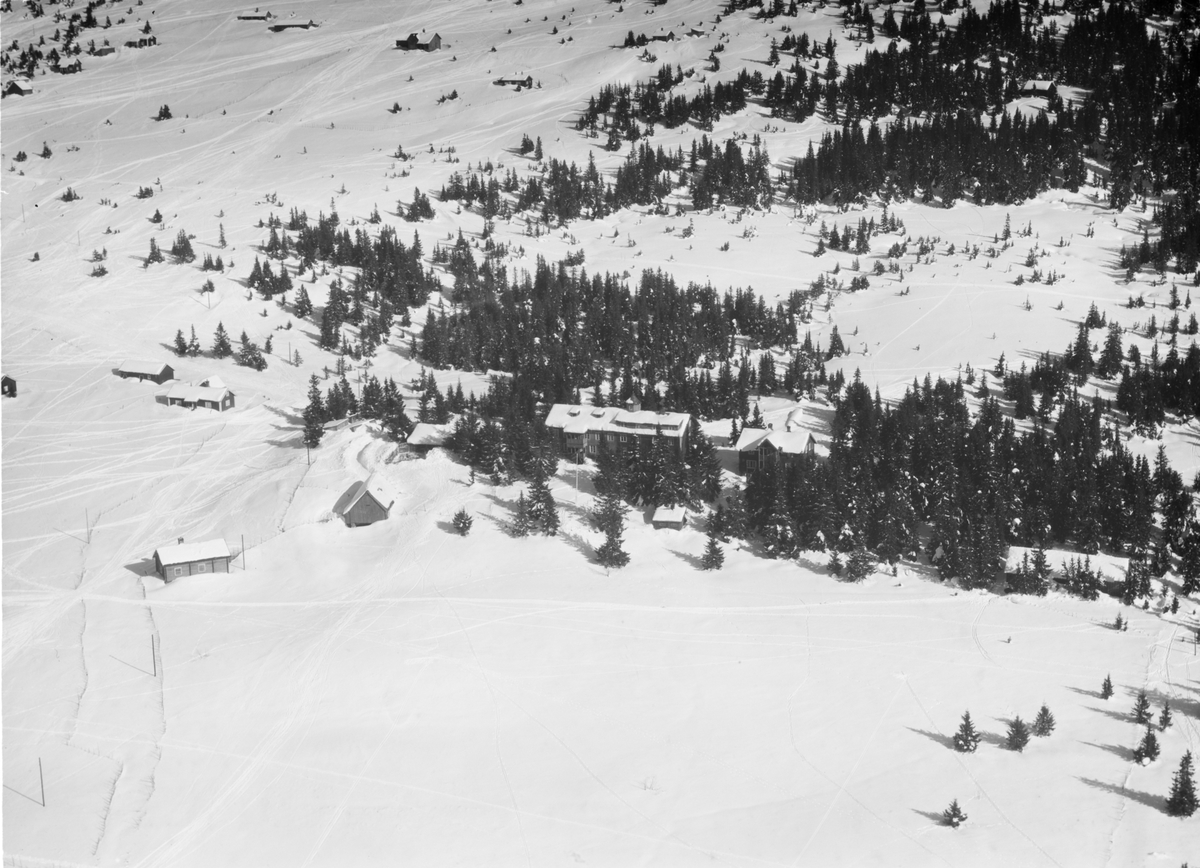 Flyfoto, Nordseter turisthotell, også kalt Roveruds Hotell, Nordseter, vinter