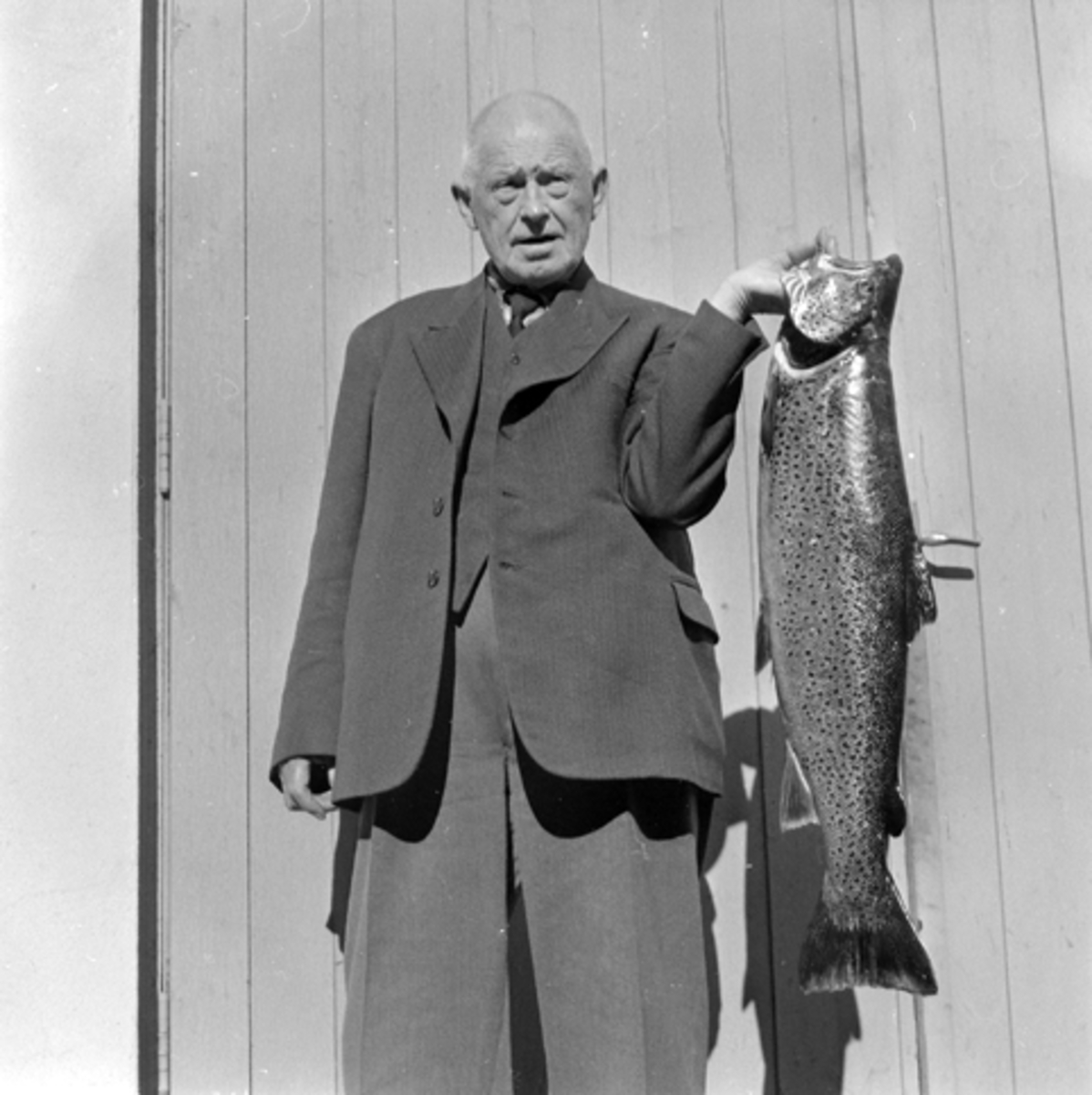 Mjøsfisker med ørret, ukjent. 