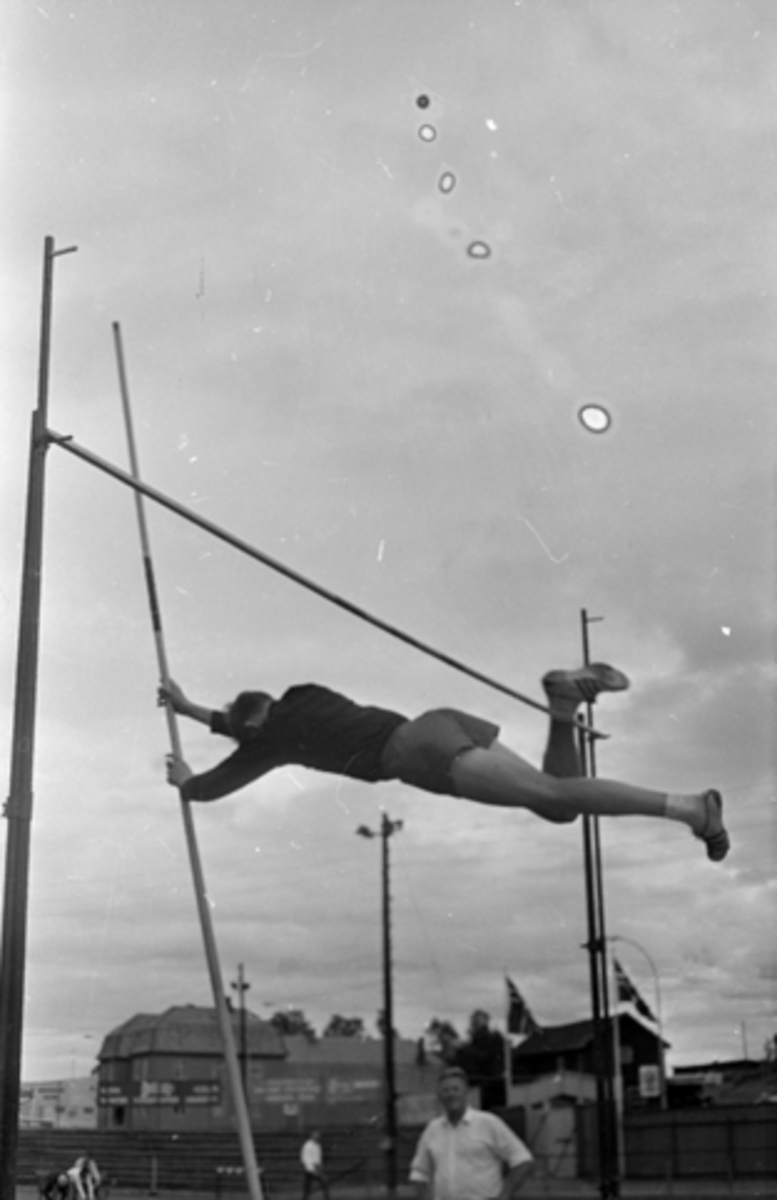 Hamar Stadion, stavsprang, friidrett, Per Helstad, Veldre.