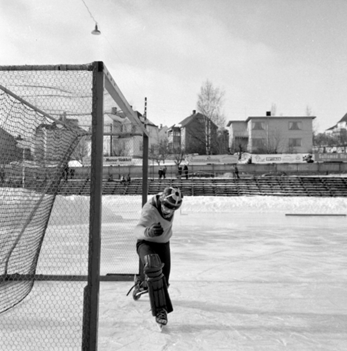Hamar stadion, Hamar Idrettslag, HIL, bandy, Leif Henriksen jr,