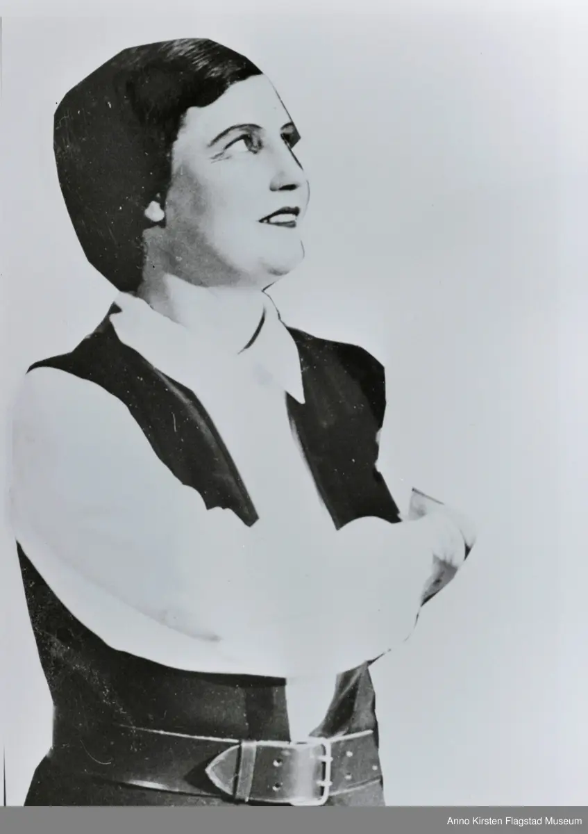 Rollebilde. Kirsten Flagstad som Leonore i Fidelio, opera av Ludwig van Beethoven. Stora Teatern, Göteborg 10. desember 1934. Role photo. Kirsten Flagstad as Leonore in Fidelio, opera by Ludwig van Beethoven. Stora Teatern, Göteborg 10 December 1934. 