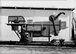 Brumunddal, Globus maskinfabrikk, prouktfoto, mobilt treskev