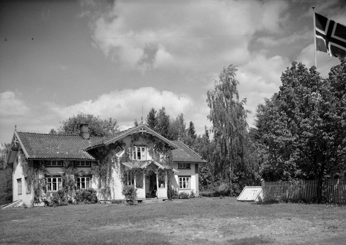 A. HARILDSTAD, SKÅRÅS, VALLSET. 