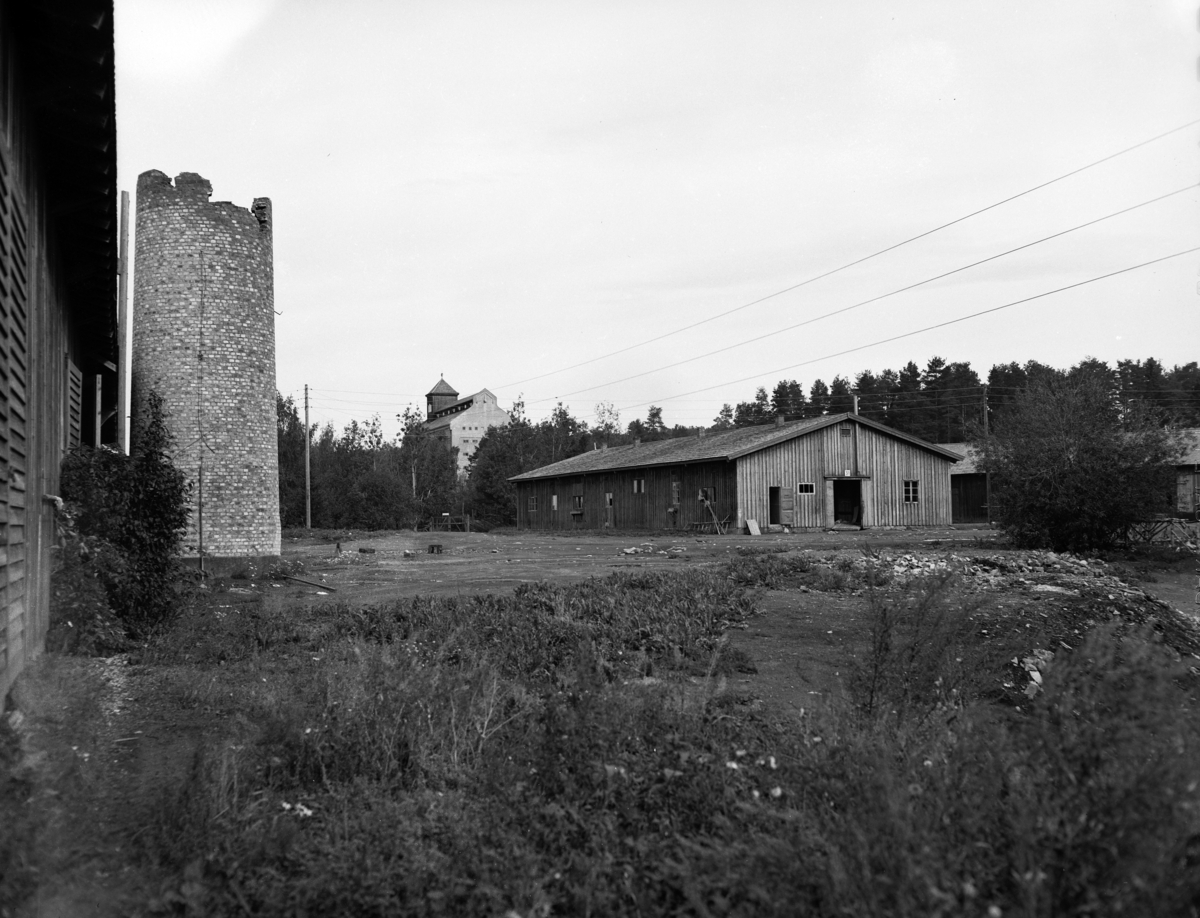 Hamar, Martodden, Birkebeinervegen 21, Tyskerbrakke på Stålverkstomta, fabrikkpipe ble sprengt under krigen, tyskerne etablerte en stor fangeleir på Martodden,