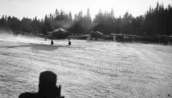 Hamar flyplass, Stavsberg, åpningsdagen 17.11.1950. Trenings