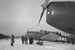 Hamar flyplass, Stavsberg, åpningsdagen 17.11.1950. Trenings