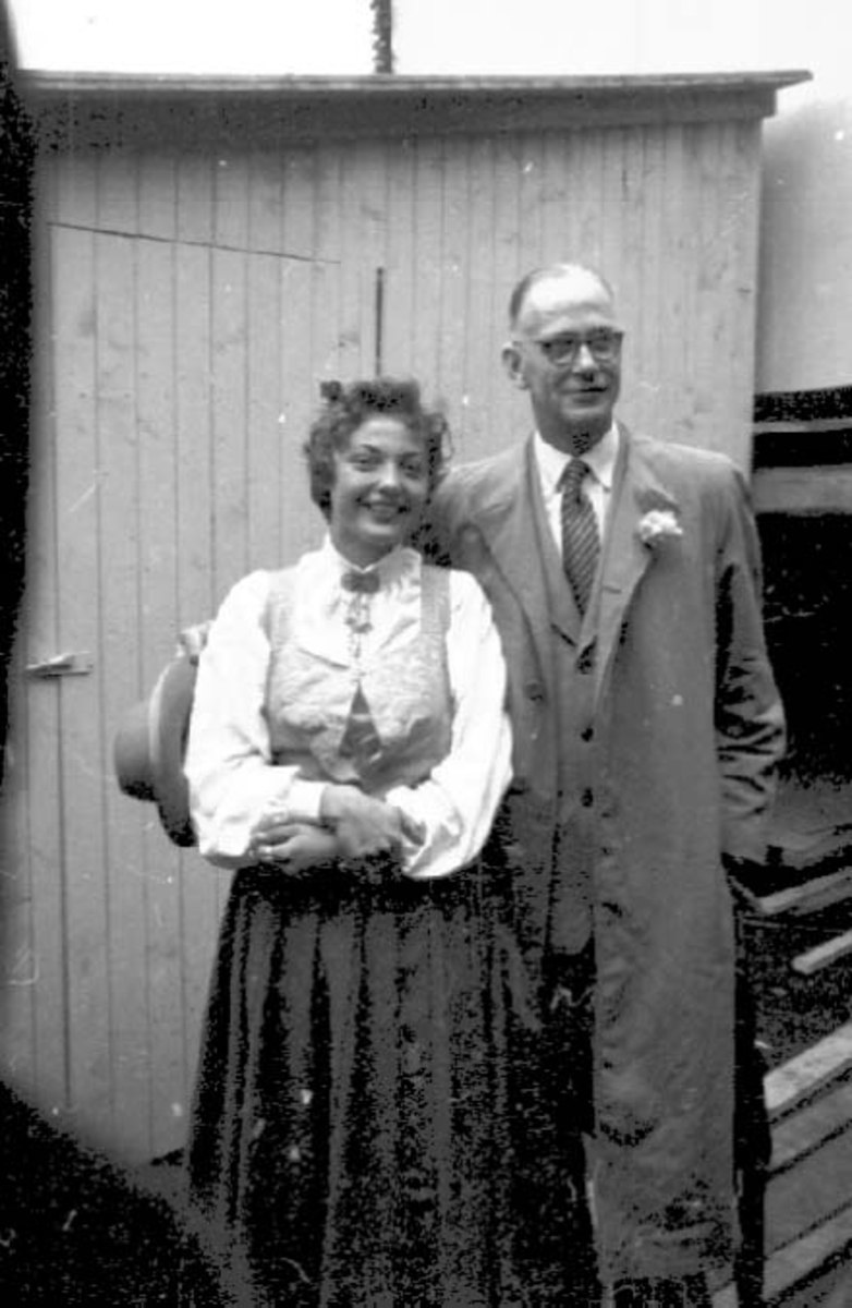 Hamardagen 1956, "Hedemarkspiken" Åse Marit Viker g. Dobloug, Ordfører Erling Audensen (?)