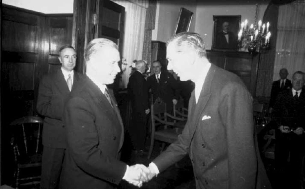 Hamar, Strandgata 23, Hamar Sparebank 100-års jubileum i 1956, mottagelse og fest,  