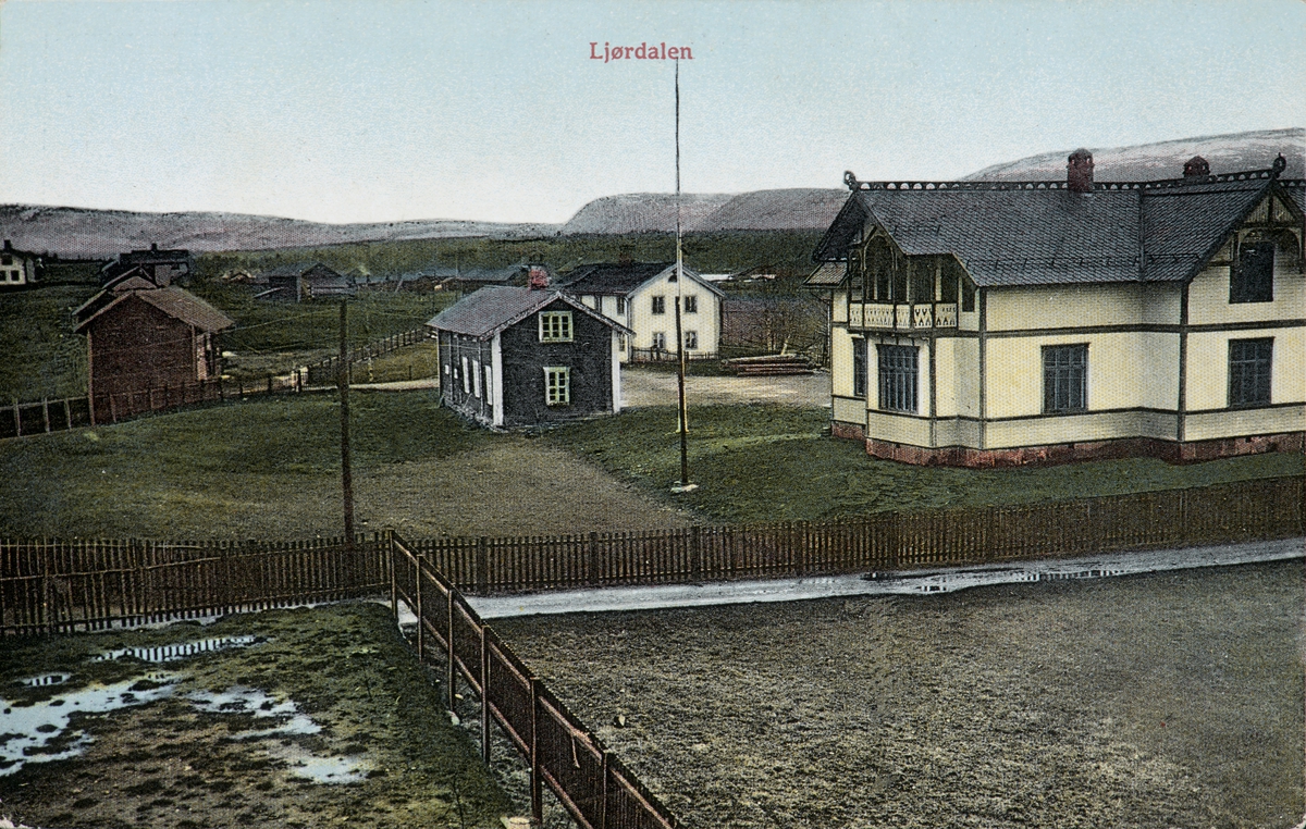 Gården Bæk, i Ljørdalen, Trysil. Sveitserhus. 
