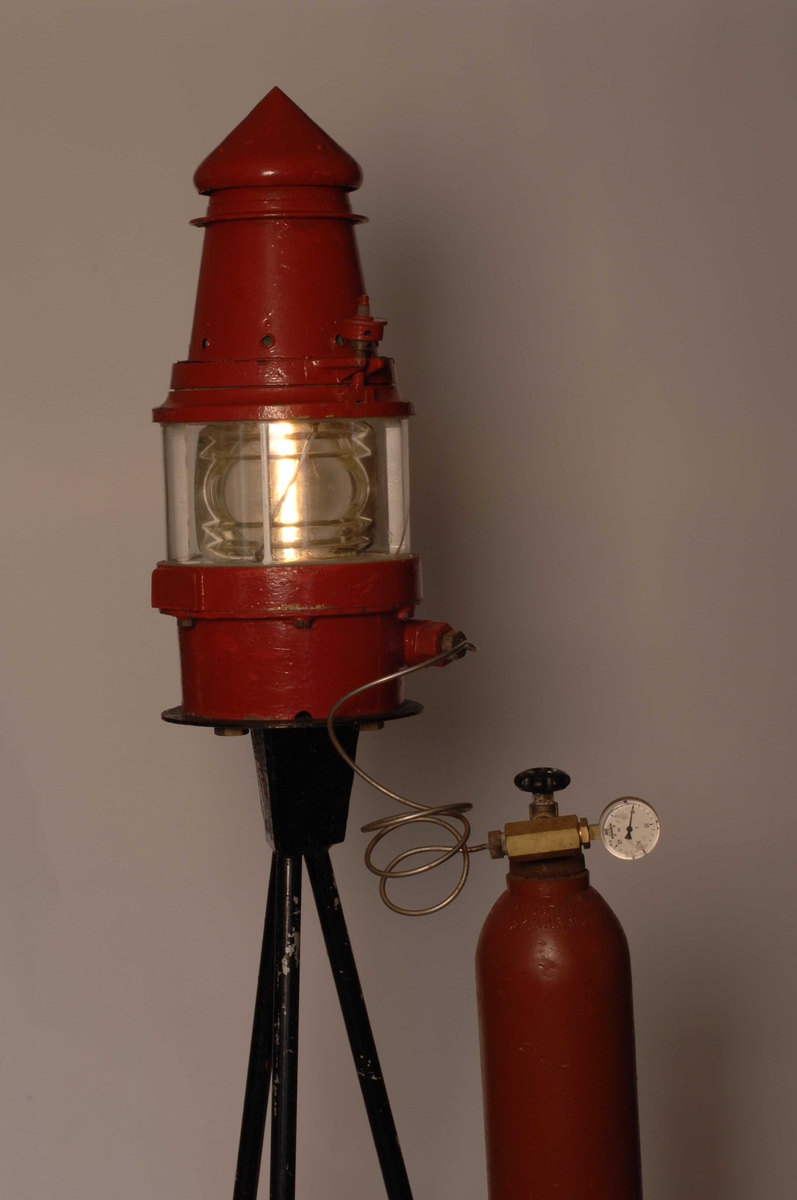 Aga gasslanterne med lys. Aga klippapparat og lys frå acetylengass