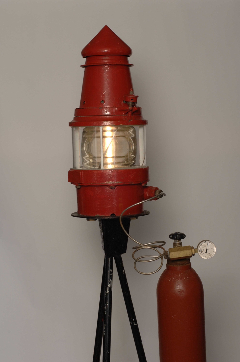 Aga gasslanterne med lys. Aga klippapparat og lys frå acetylengass
