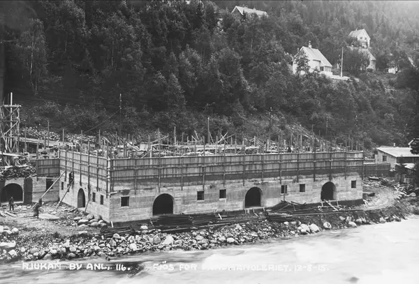 Rjukan by anl. 116. Fjös for landhandleriet. 13-8-15.