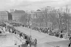 F 2 Roslagens flygflottilj går högvakt vid Stockholms slott 1945