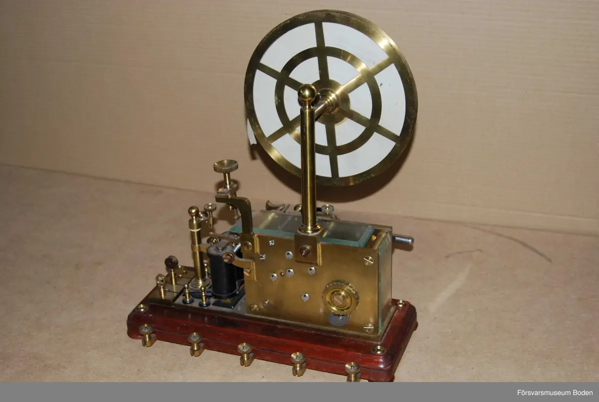 Från Boden radio "radiobunkern". Provsedel daterad 6/12 1938 på undersidan.