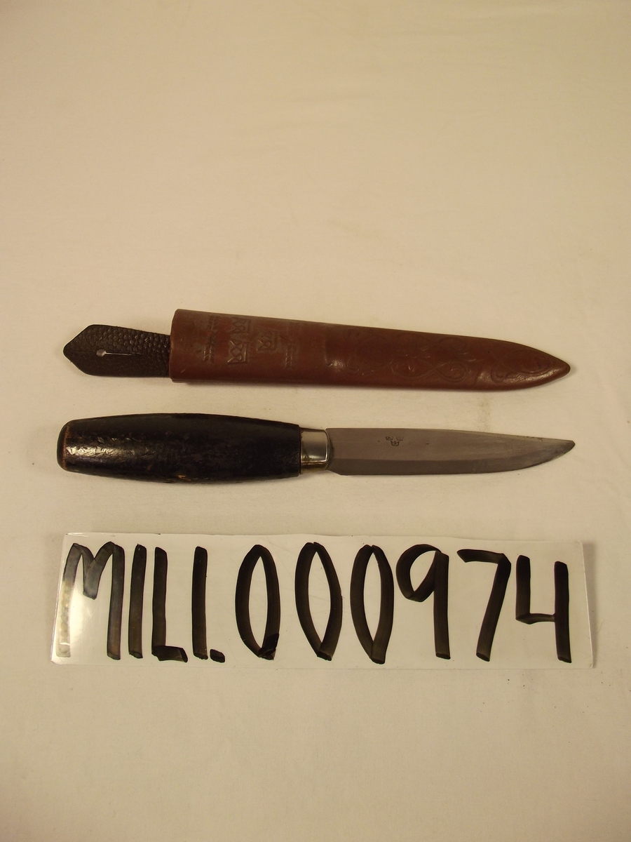 Slidkniv från Mora knivfabrik. Med tillhörande slida.