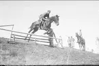 Terränghoppning/banhoppning, kavalleriofficersaspirantskolan 1934-35.