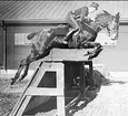 Hoppning på stallplan utanför officersstallet