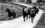 Nedanstående kavalleriofficerare avlade officersexamen på Karlberg 1923 och gick därefter ridskolan på Strömsholm 1924-25. Carl-Axel Stackelberg K 1, Sven Littorin K 3, Nils Frost K 4, Sven Axel Torén K 5, Carl Otto Smith K 6, Erik Wikland K 6. På väg ut till jaktrittens 