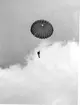 Fallskärmsjägarskolan Karlsborg 1956.Hoppning.