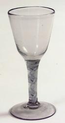 Glass fra Nøstetangen glassverk på Norsk Folkemuseum
