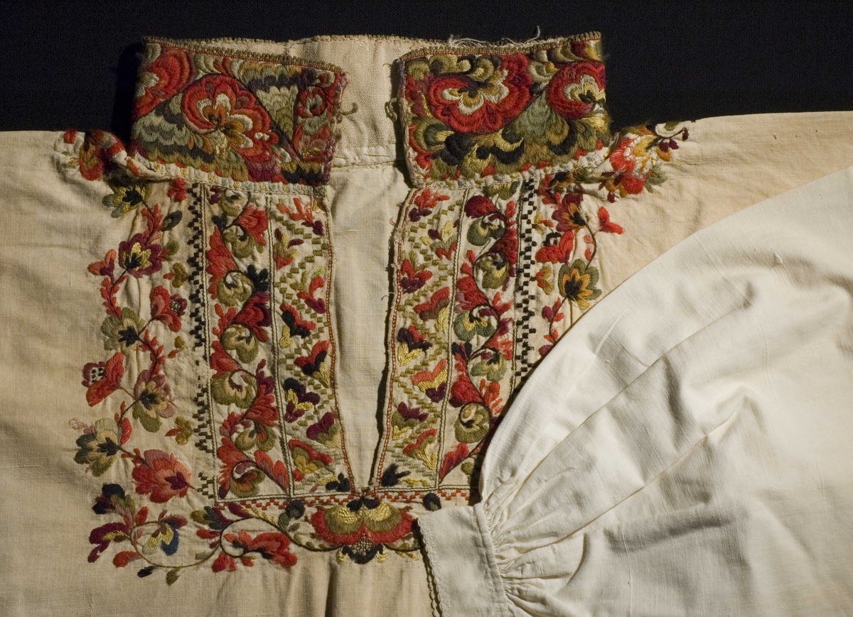 Skjorte ca 1800-1850 Aust-Telemark
