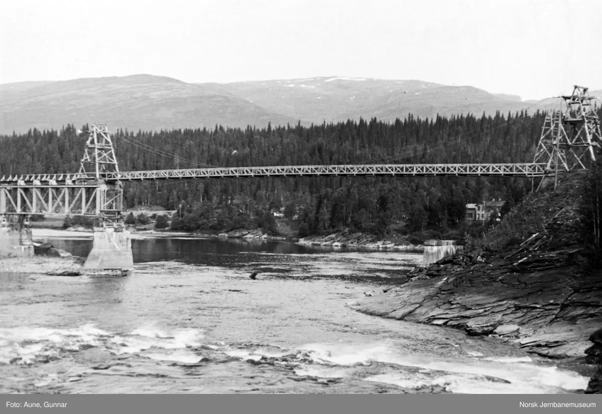 Jernbanehengebrua på Storforshei