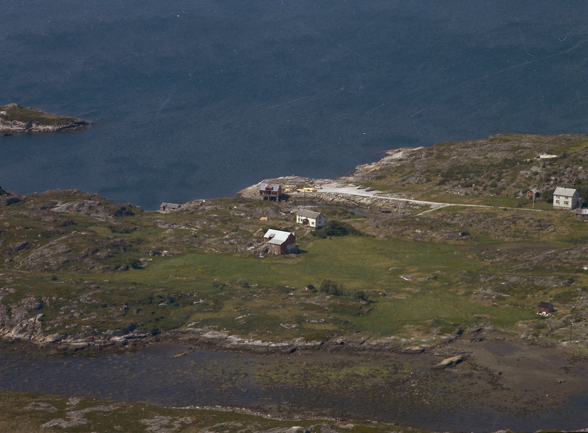 Eiendommene Strauman og Hummelvik