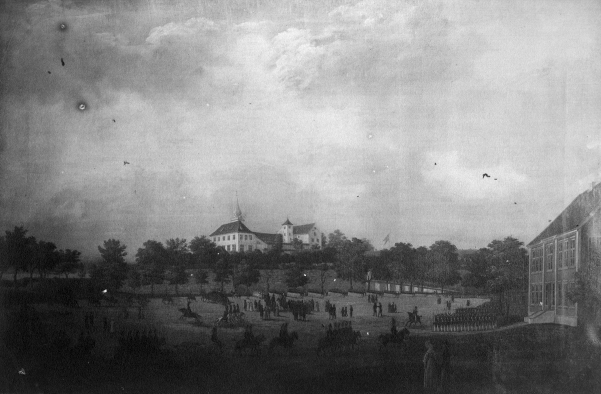 Akershus Festning, Oslo.1830-årene. Revue på Hovedtangen. Den kulturhistoeiske Udstilling i Kristiania 1910.