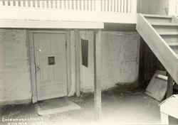 Kjellerdør og trapp i Enerhauggata 4, Oslo. 1924.