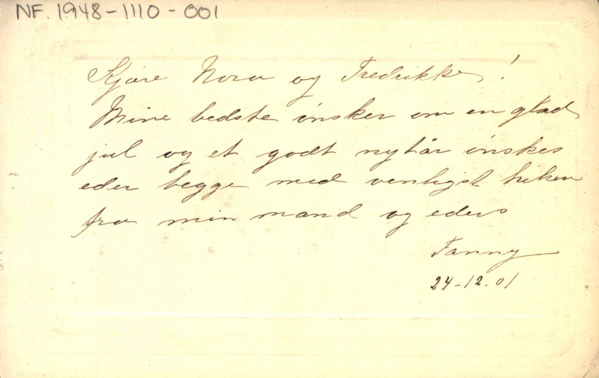Postkort. Jule- og nyttårshilsen. Tre barn sitter på gress. De har med seg mat og drikke. Datert 24.12.1901.